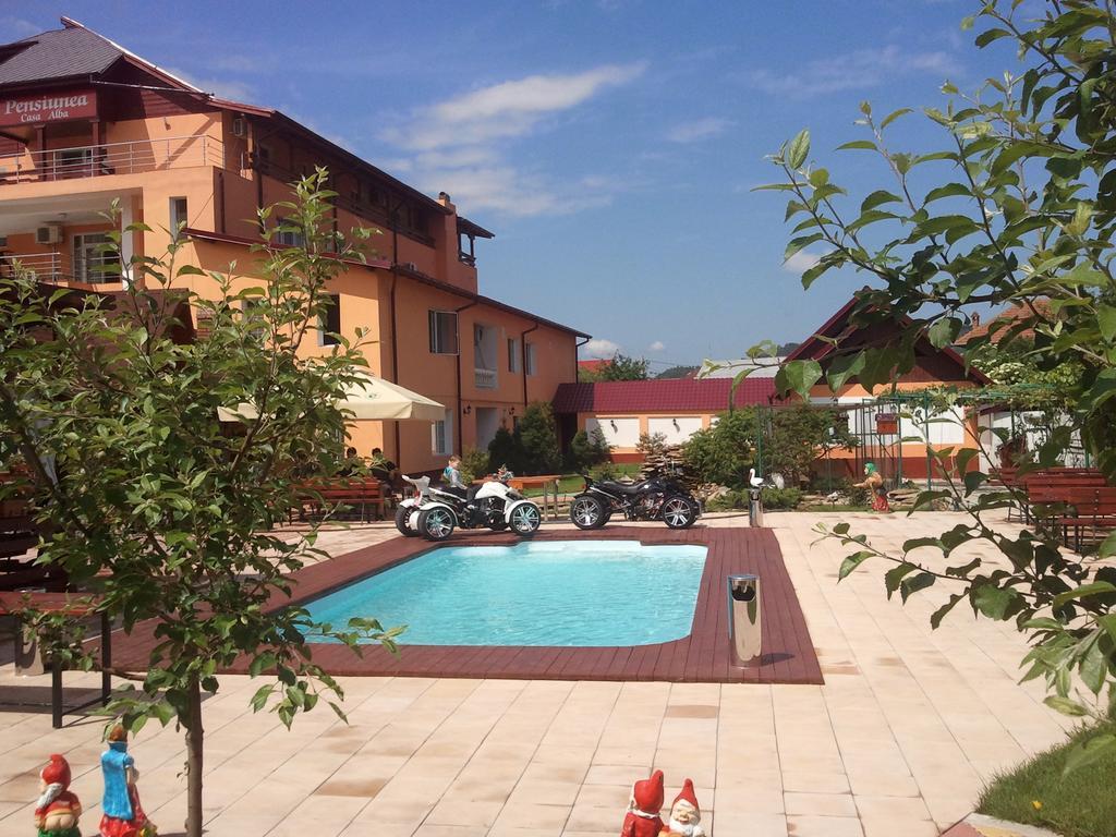 Casa Alba Hotel Râmnicu Vâlcea Esterno foto
