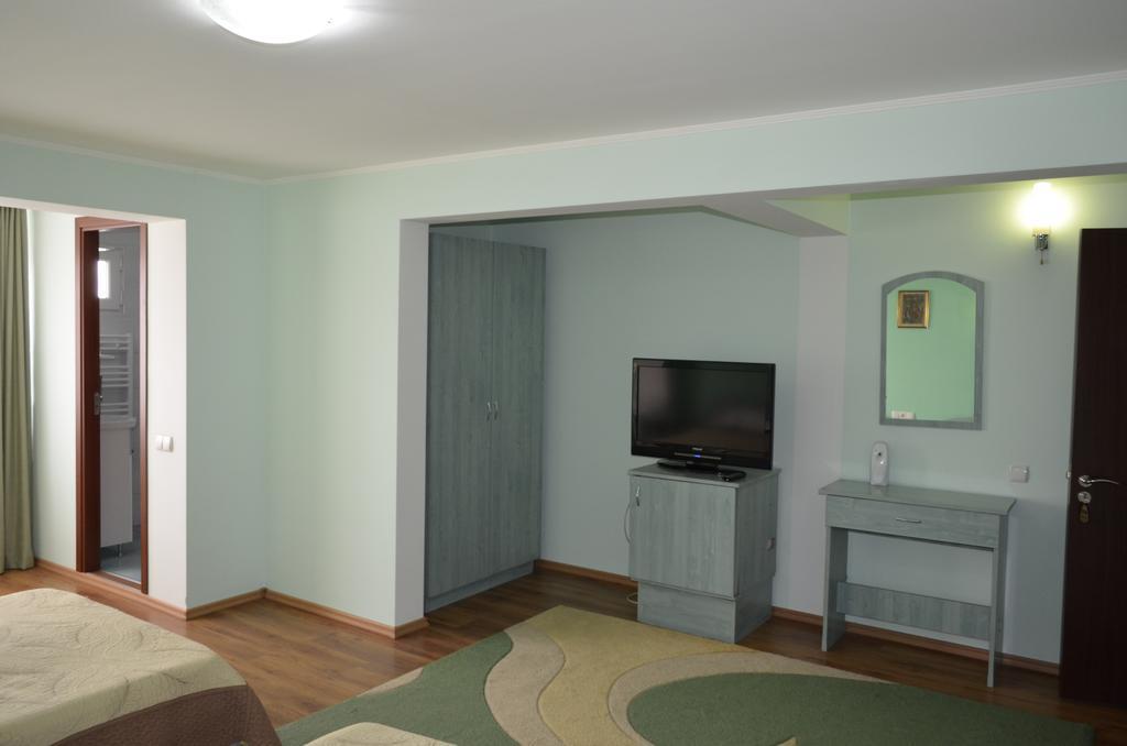 Casa Alba Hotel Râmnicu Vâlcea Esterno foto