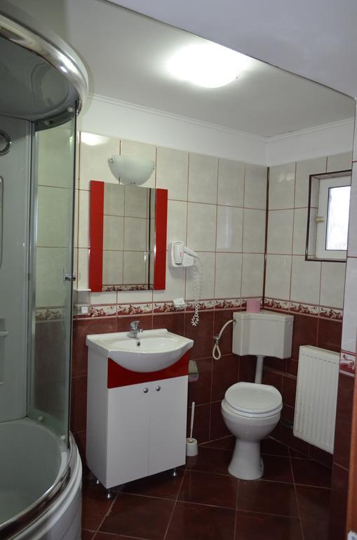 Casa Alba Hotel Râmnicu Vâlcea Esterno foto