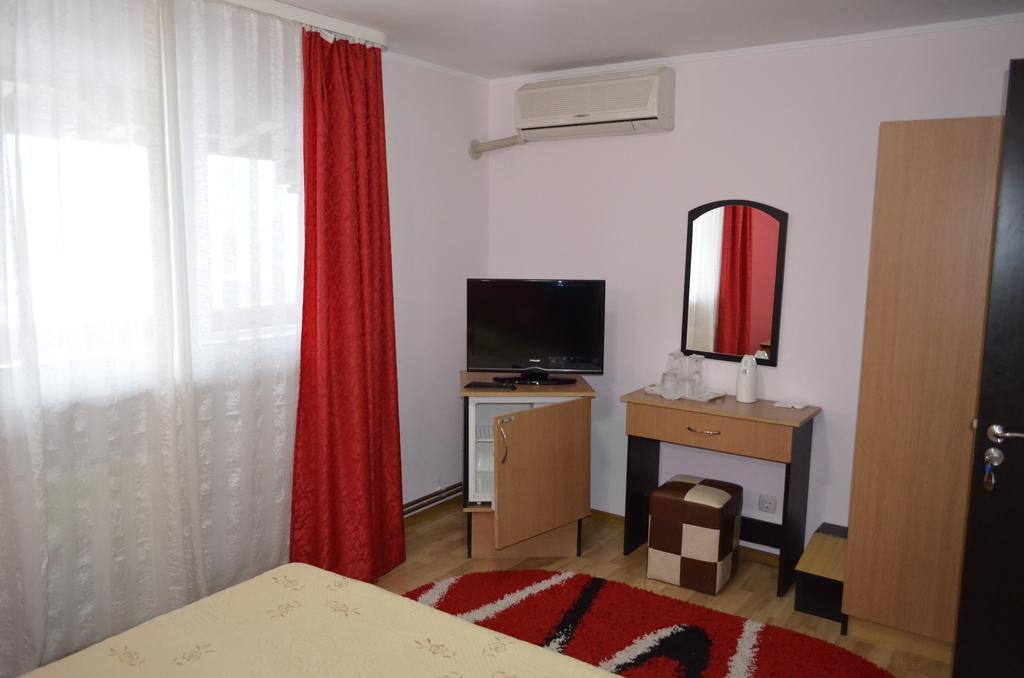 Casa Alba Hotel Râmnicu Vâlcea Esterno foto