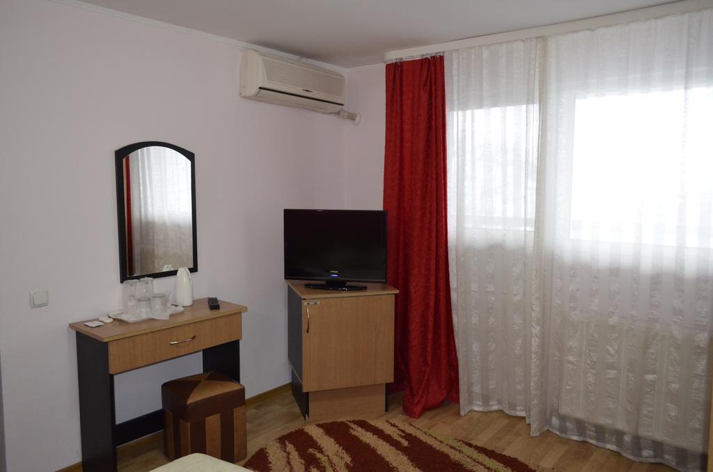 Casa Alba Hotel Râmnicu Vâlcea Esterno foto