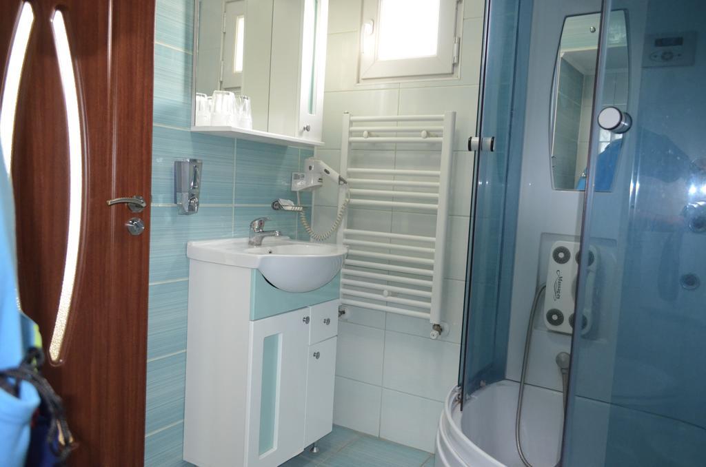 Casa Alba Hotel Râmnicu Vâlcea Esterno foto