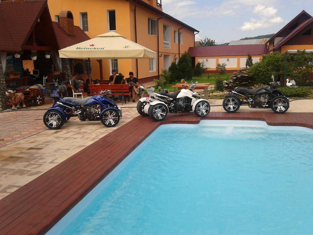 Casa Alba Hotel Râmnicu Vâlcea Esterno foto