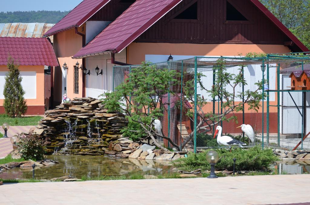 Casa Alba Hotel Râmnicu Vâlcea Esterno foto