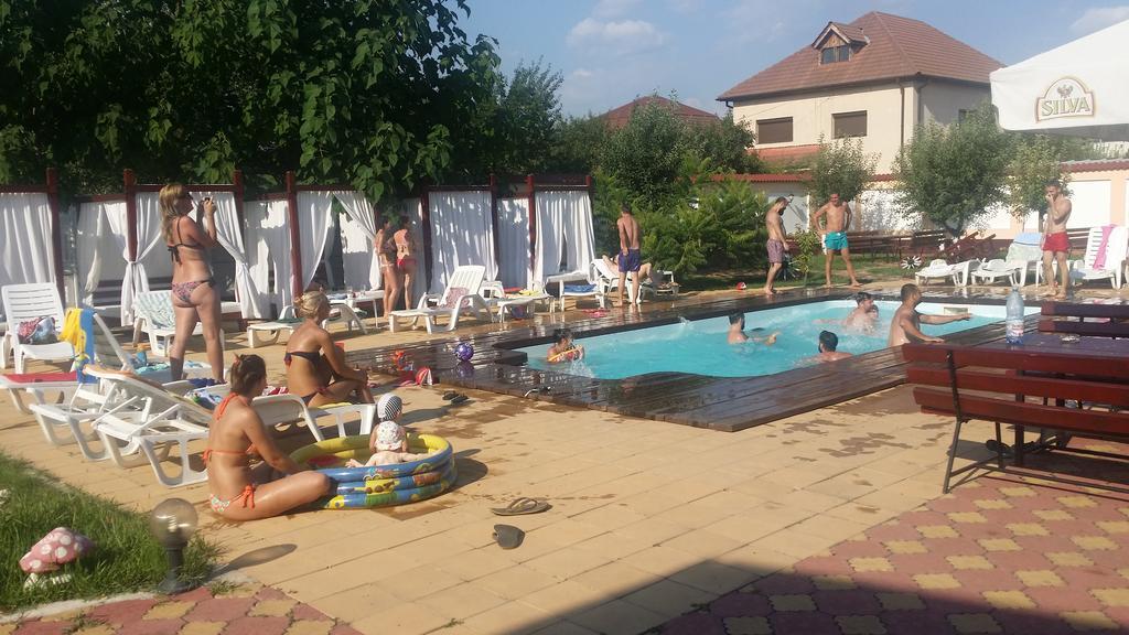 Casa Alba Hotel Râmnicu Vâlcea Esterno foto