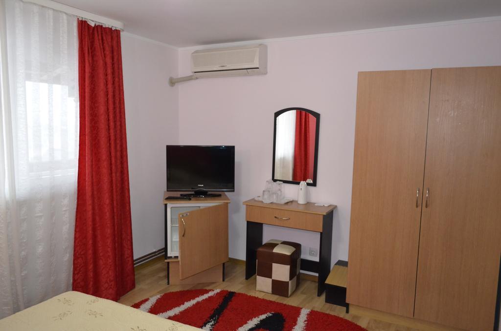 Casa Alba Hotel Râmnicu Vâlcea Esterno foto